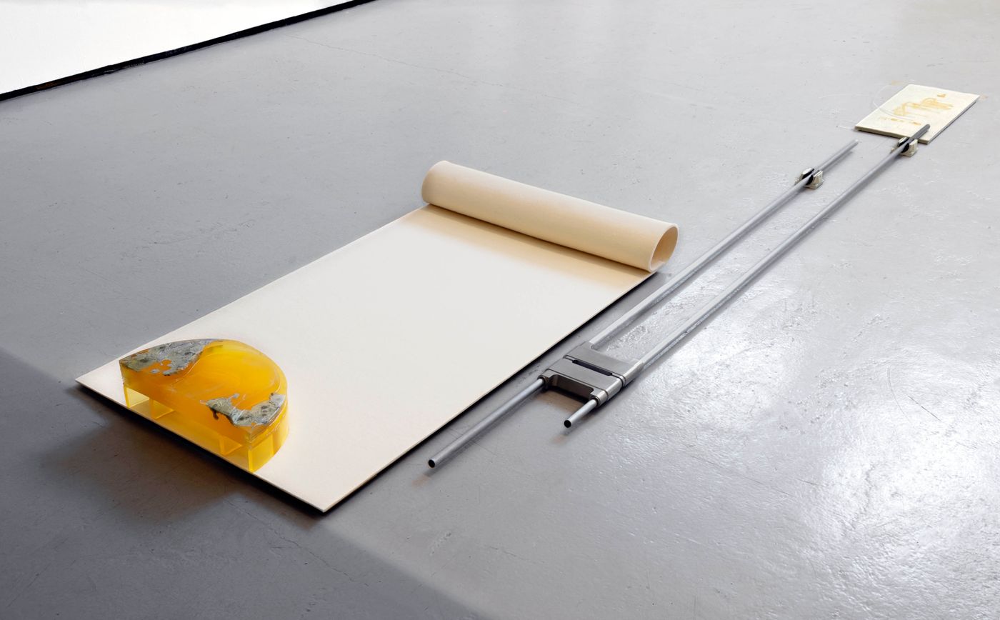 An Hour Isn’t Only an Hour (iteration no.2), 2022. Pigmented urethane resin, cast aluminum, manually milled aluminum forms, industrial felt, aluminum tube stock, linear bearings, plexiglass, portable scanner; 120 x 48 x 8 in. Photo: Allison Minto.
